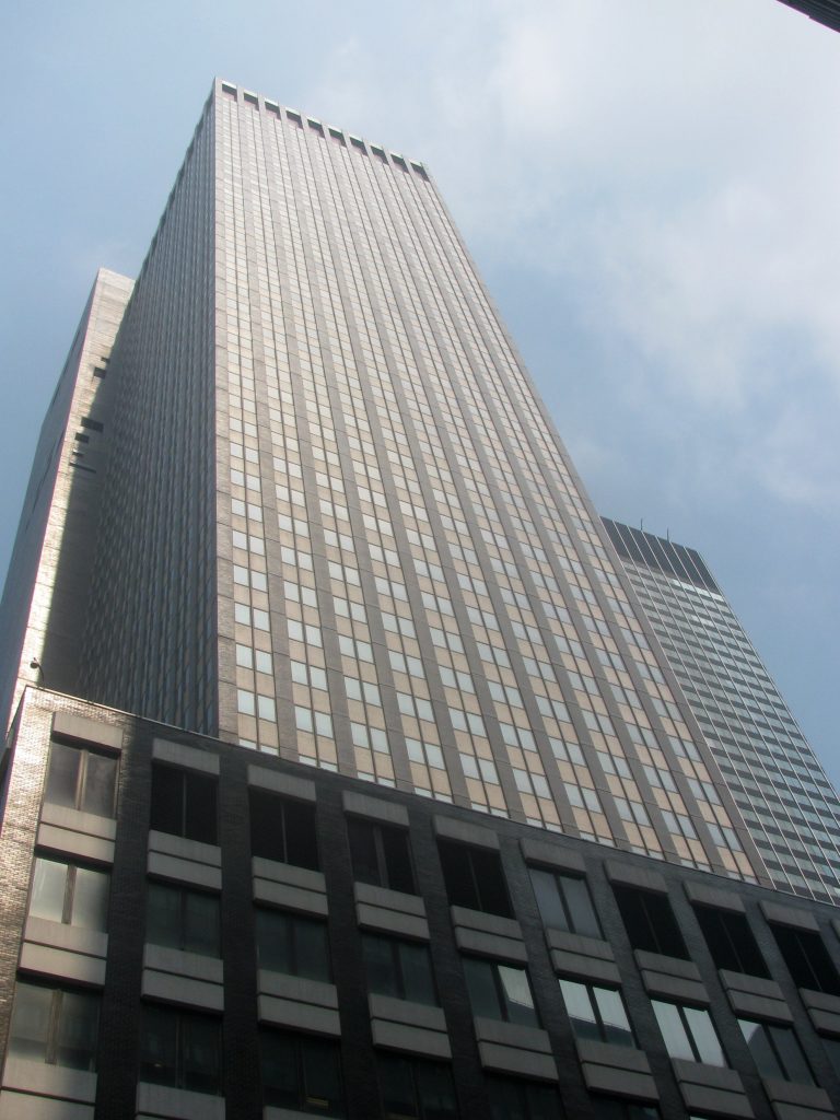 245 Park Avenue in Midtown Manhattan, photographed 2011 before its current facade and lobby renovation